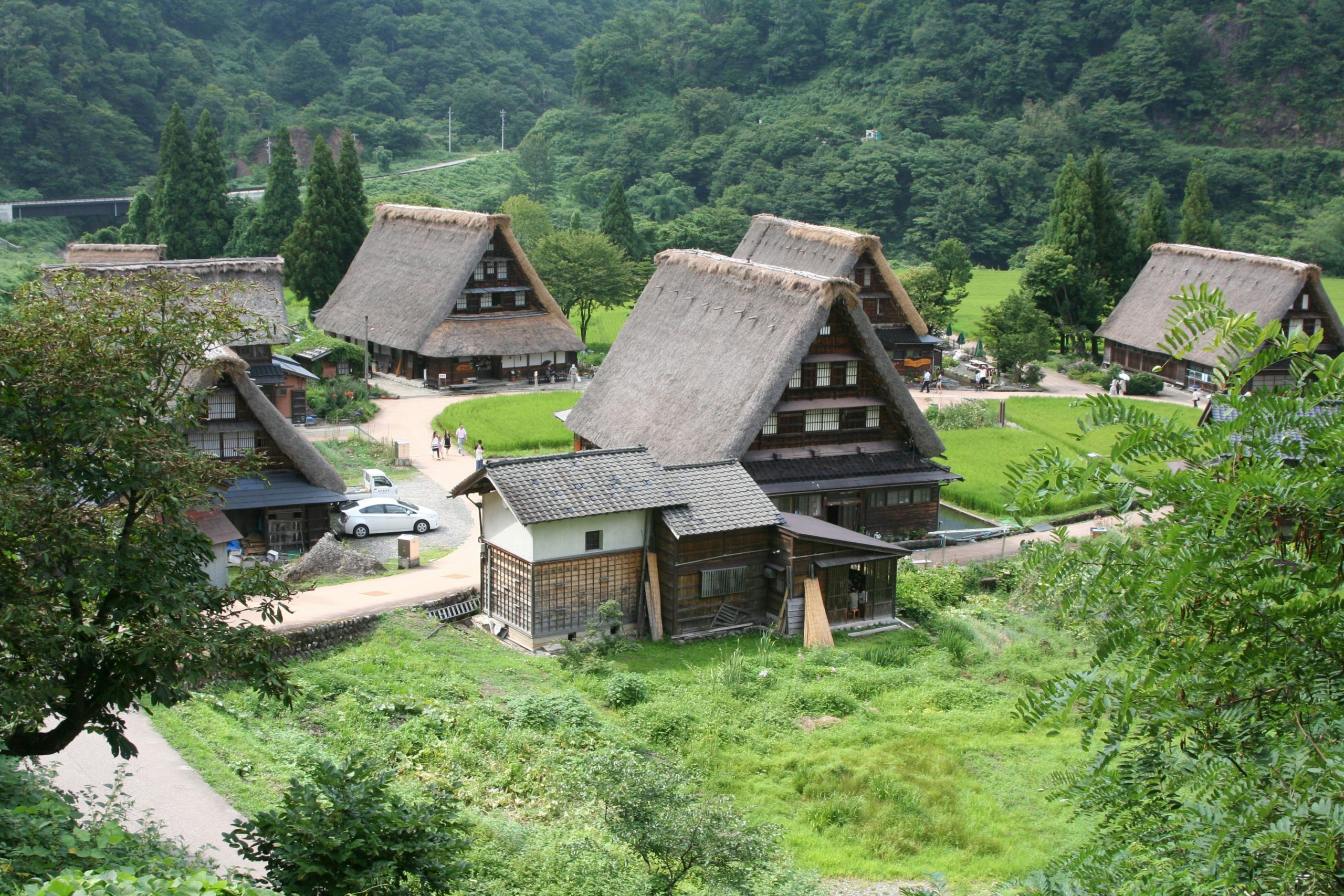 Kostenloses Stock Foto zu architektur, baum, berg